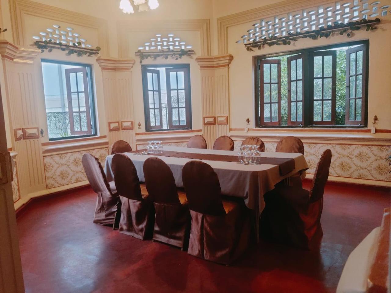 Отель Grand Colonial Viveka Курунегала Экстерьер фото